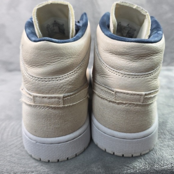 Size 10.5 - Air Jordan 1 SE Mid Sanddrift W